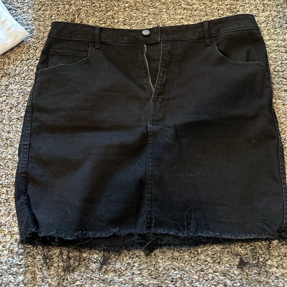 H&M black Jean skirt.
